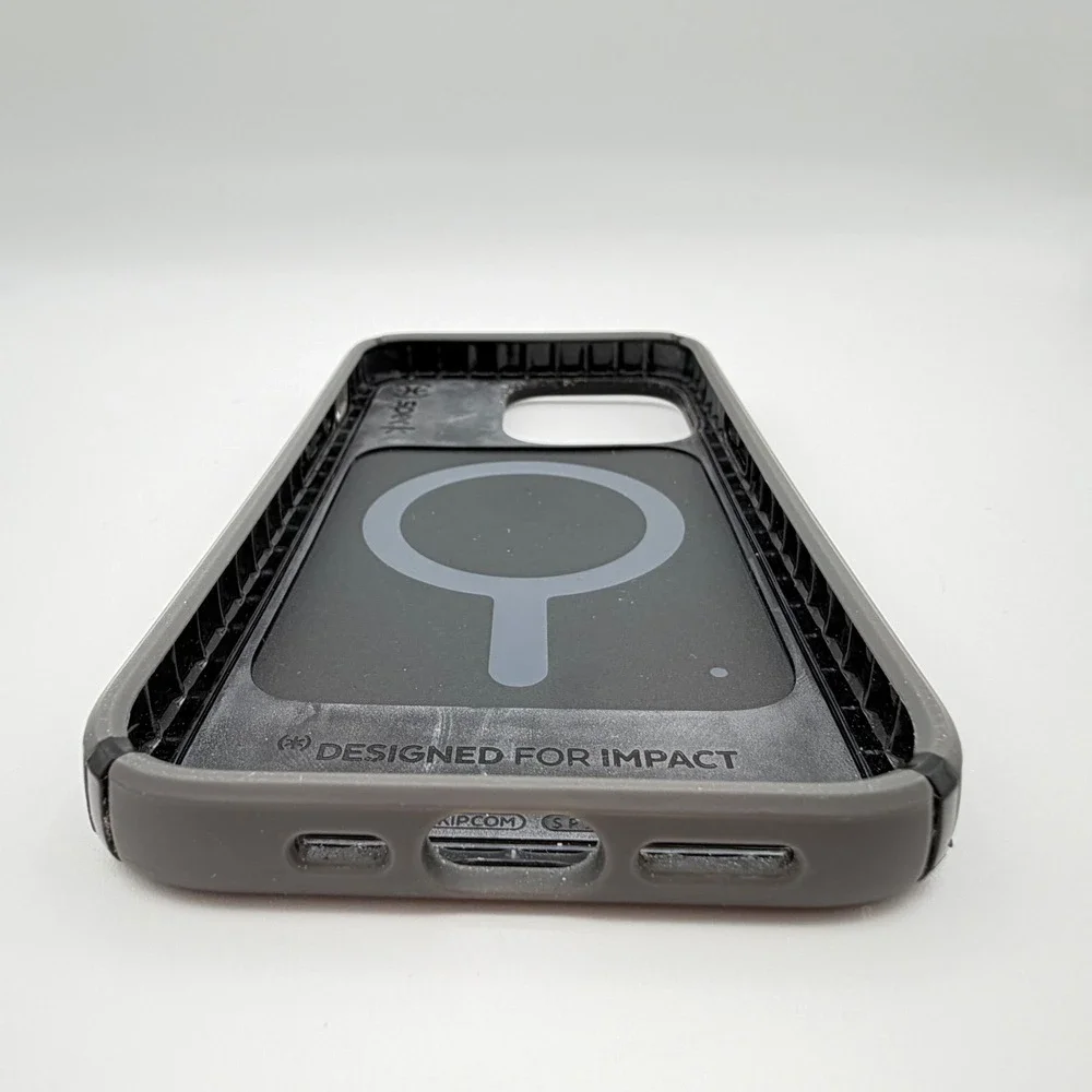 Speck Phone Case iPhone 13 Pro 6.1 MagSafe‎ Presidio2 Grip